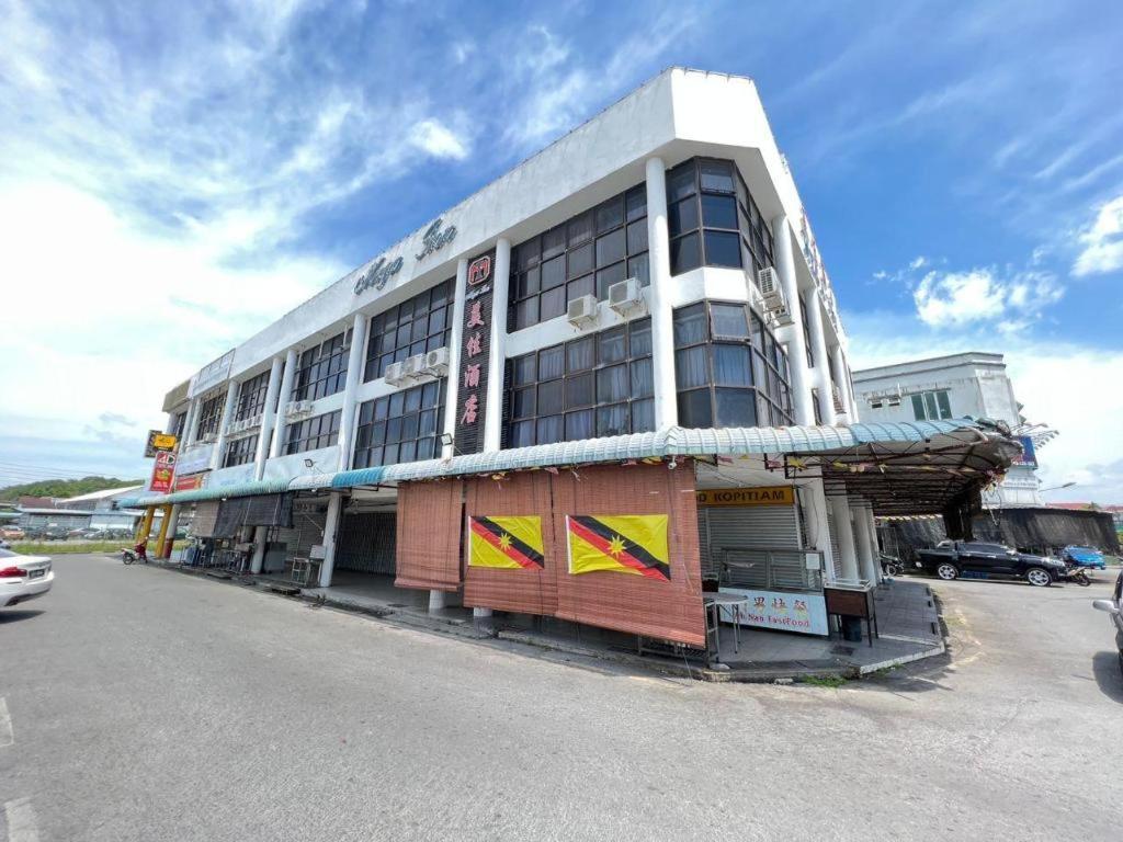 Mega Inn Sri Aman Simanggang Exterior photo